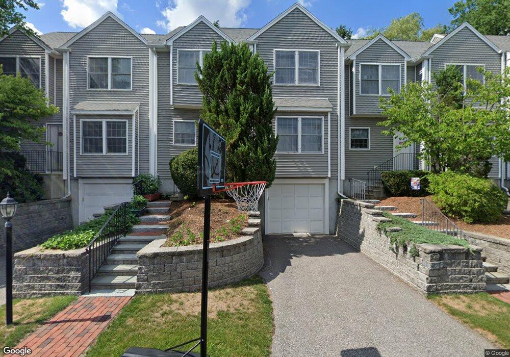 5 Edgemoor Cir, Wellesley, MA 02482 - photo 1