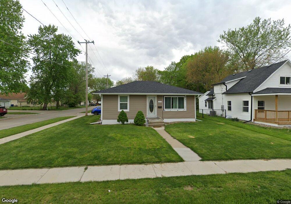 816 E 22nd St, Des Moines, IA 50317 - photo 1