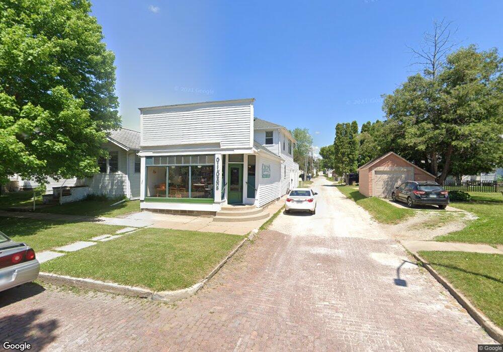 115 W 16th St, Cedar Falls, IA 50613 - photo 1