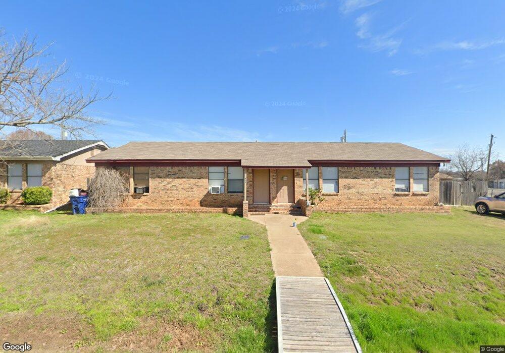 958 Meadowlark Cir, Granbury, TX 76049 - photo 1