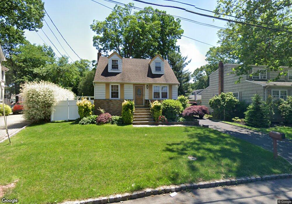 14 Tulip Ct, Kenilworth, NJ 07033 - photo 1