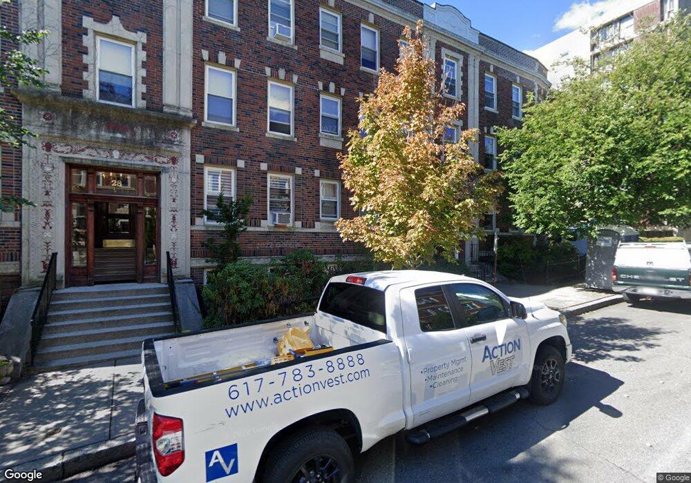 28 James St unit 2       28, Brookline, MA 02446 - photo 1