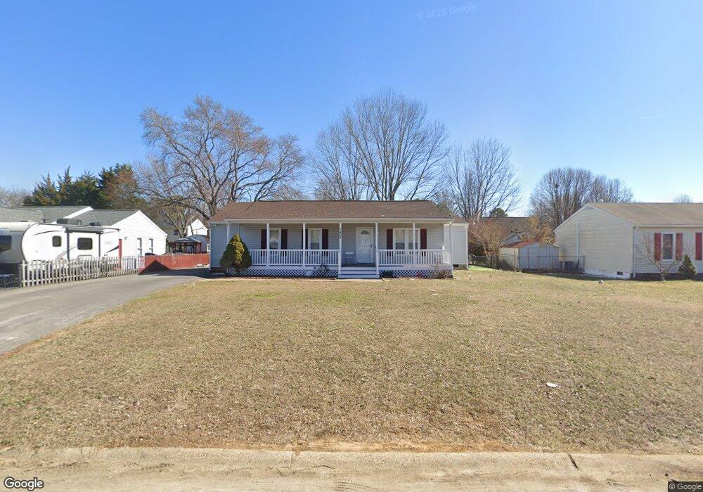 7455 Grapeleaf Dr, North Chesterfield, VA 23234 - photo 1