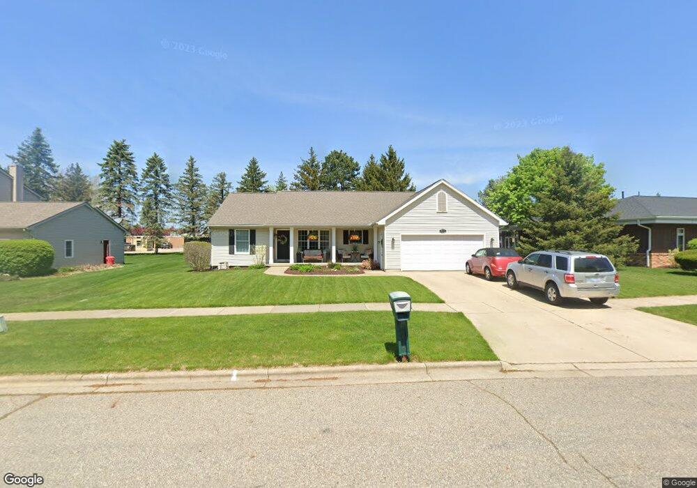 817 Cindy St, Mason, MI 48854 - photo 1