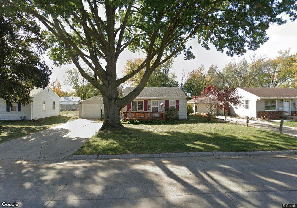 2105 S 3rd Ave E, Newton, IA 50208 - photo 1