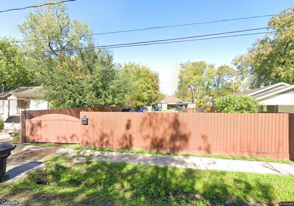 813 Neyland St, Houston, TX 77022 - photo 1