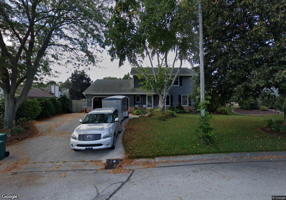 N76W15333 Prairie Ln, Menomonee Falls, WI 53051 - photo 1