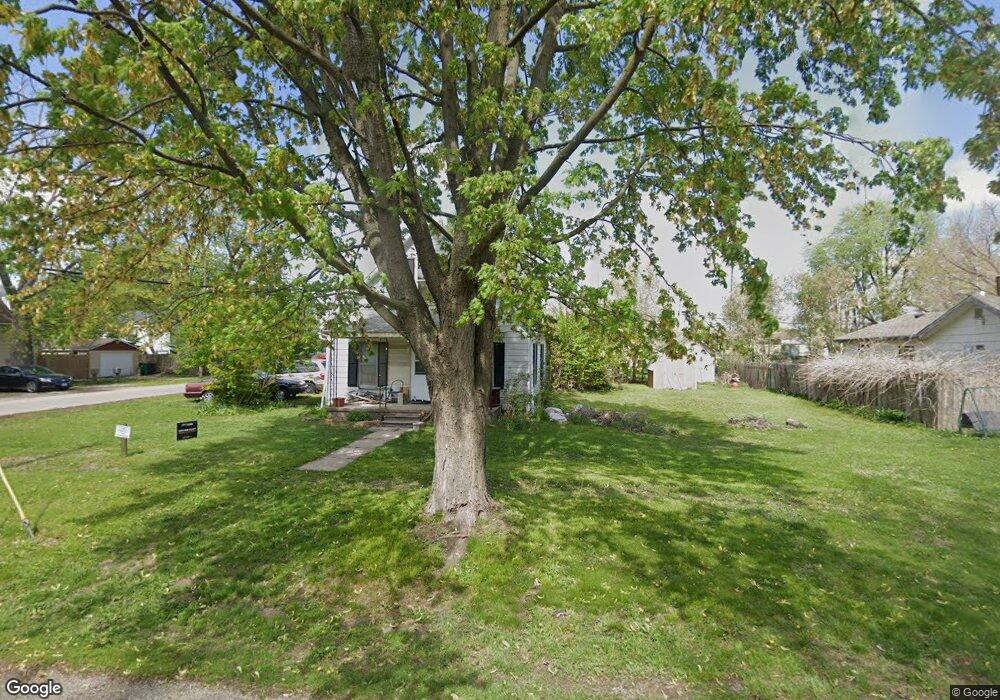 1307 N Mclean St, Lincoln, IL 62656 - photo 1