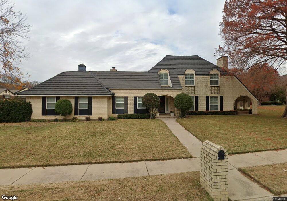 301 Warbler Dr, Bedford, TX 76021 - photo 1