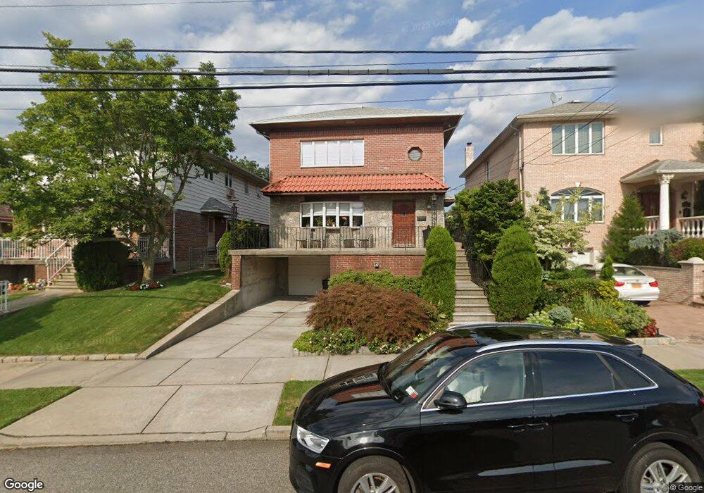 409 147th St, Whitestone, NY 11357 - photo 1