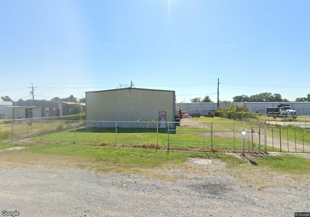 114 N Hollywood Rd, Houma, LA 70364 - photo 1