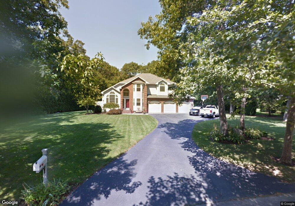 5 Captain John Smith Cir, North Dartmouth, MA 02747 - photo 1