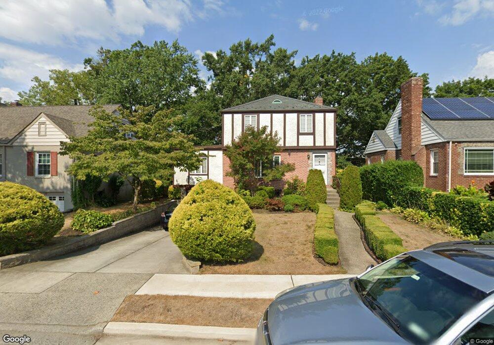 8 Hawthorne Ln, Valley Stream, NY 11581 - photo 1