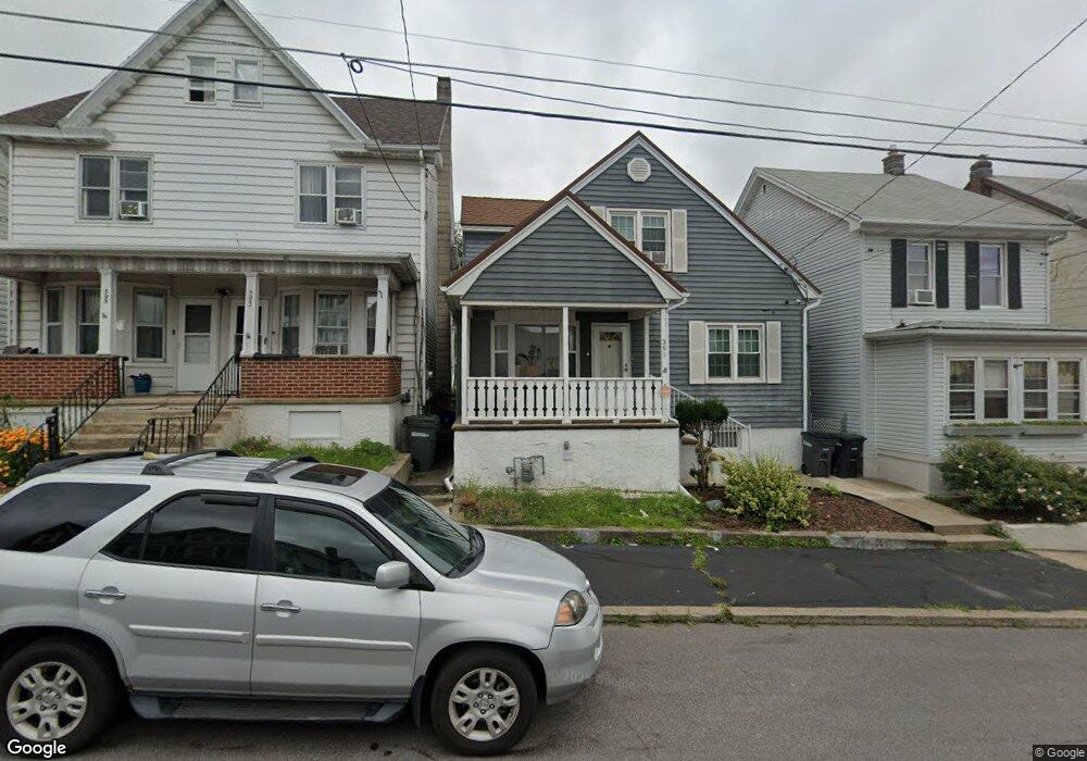 593 N Wyoming St, Hazleton, PA 18201 - photo 1