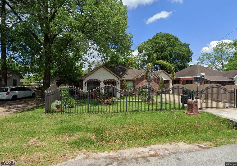 101 Burress St, Houston, TX 77022 - photo 1