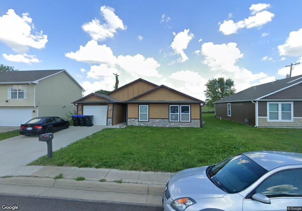 7024 SW Greenview Dr, Topeka, KS 66619 - photo 1