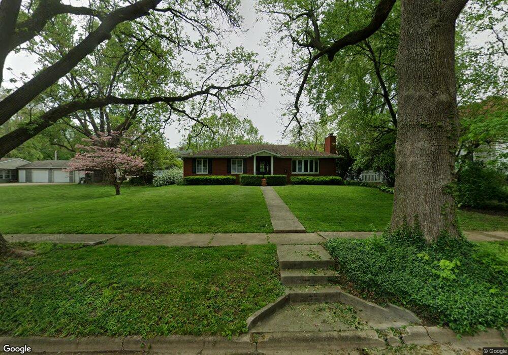 209 Lincoln Ave, Lincoln, IL 62656 - photo 1