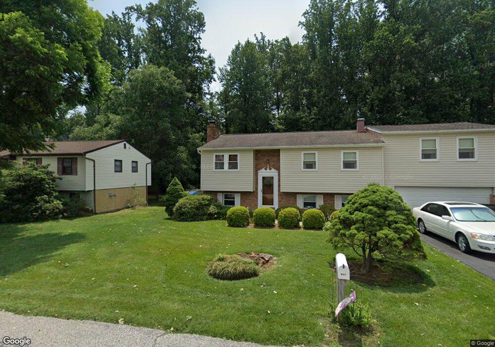 957A Gambrills Ln, Gambrills, MD 21054 - photo 1