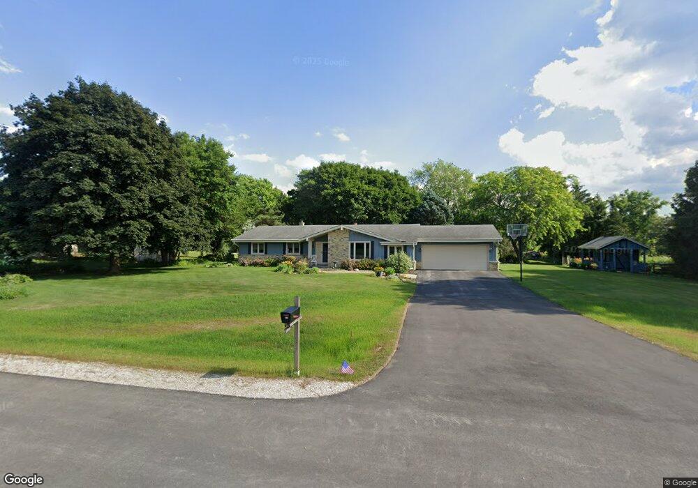 N59W25737 Eyrie Dr, Sussex, WI 53089 - photo 1