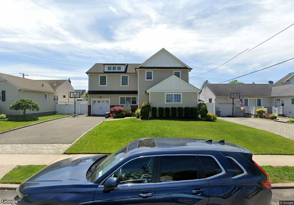 739 Cornell Rd, Franklin Square, NY 11010 - photo 1