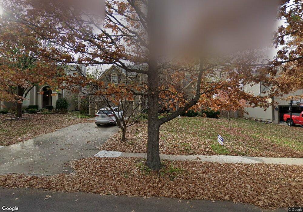 5332 Hilltop Dr, Shawnee, KS 66226 - photo 1