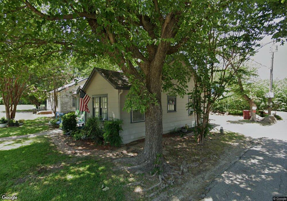 521 E 9th St, Bonham, TX 75418 - photo 1