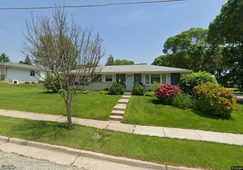 1901 Manhattan Dr, Waukesha, WI 53186 - photo 1