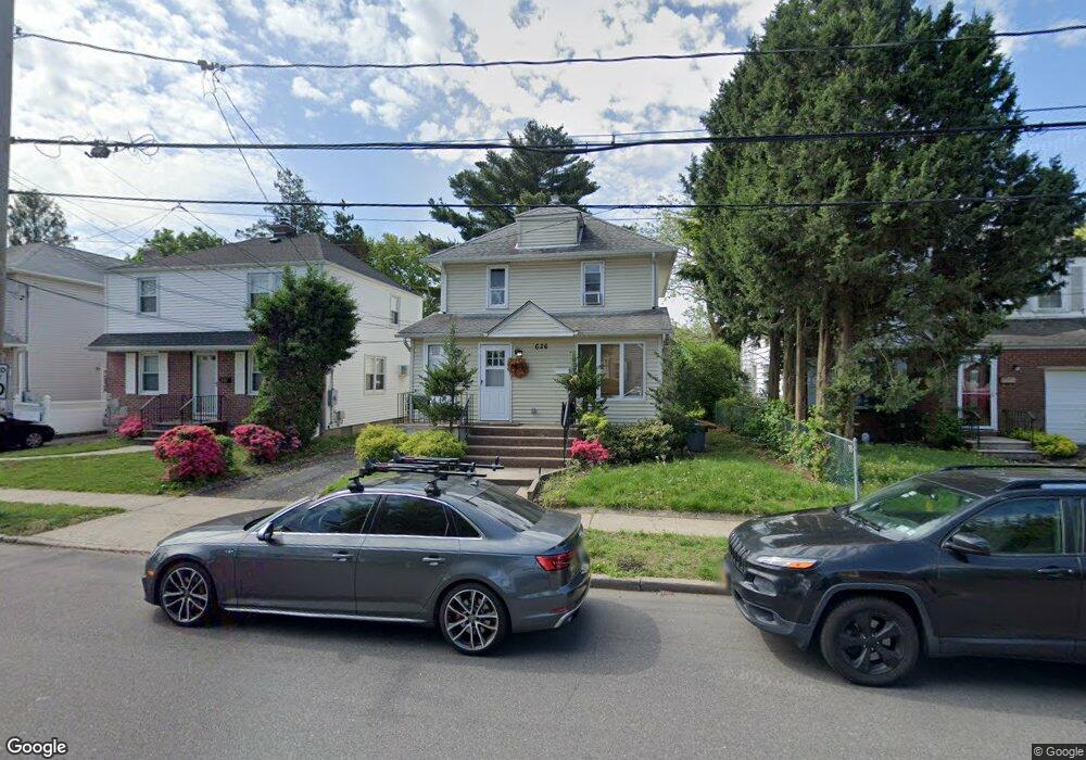 626 Stewart Ave unit 2, New Hyde Park, NY 11040 - photo 1