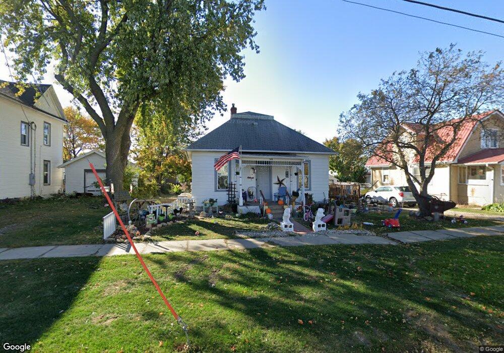 315 S 3rd Ave E, Newton, IA 50208 - photo 1