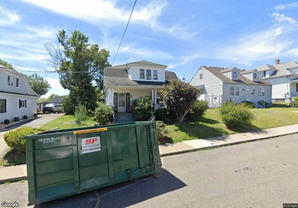 515 W Grove St, Taylor, PA 18517 - photo 1