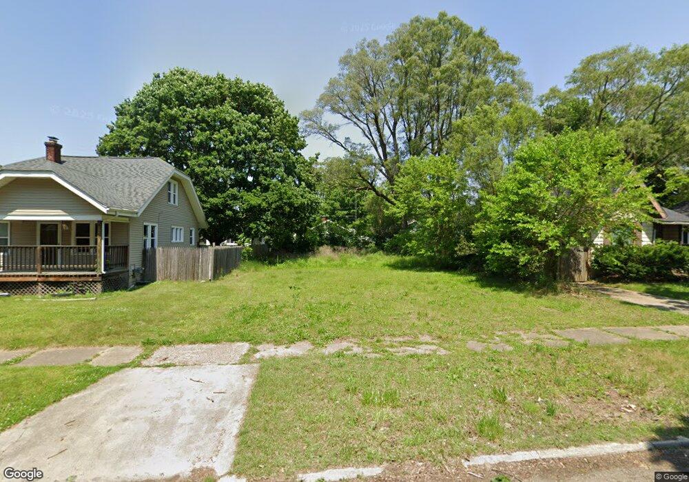 2038 Cartier St, Flint, MI 48504 - photo 1