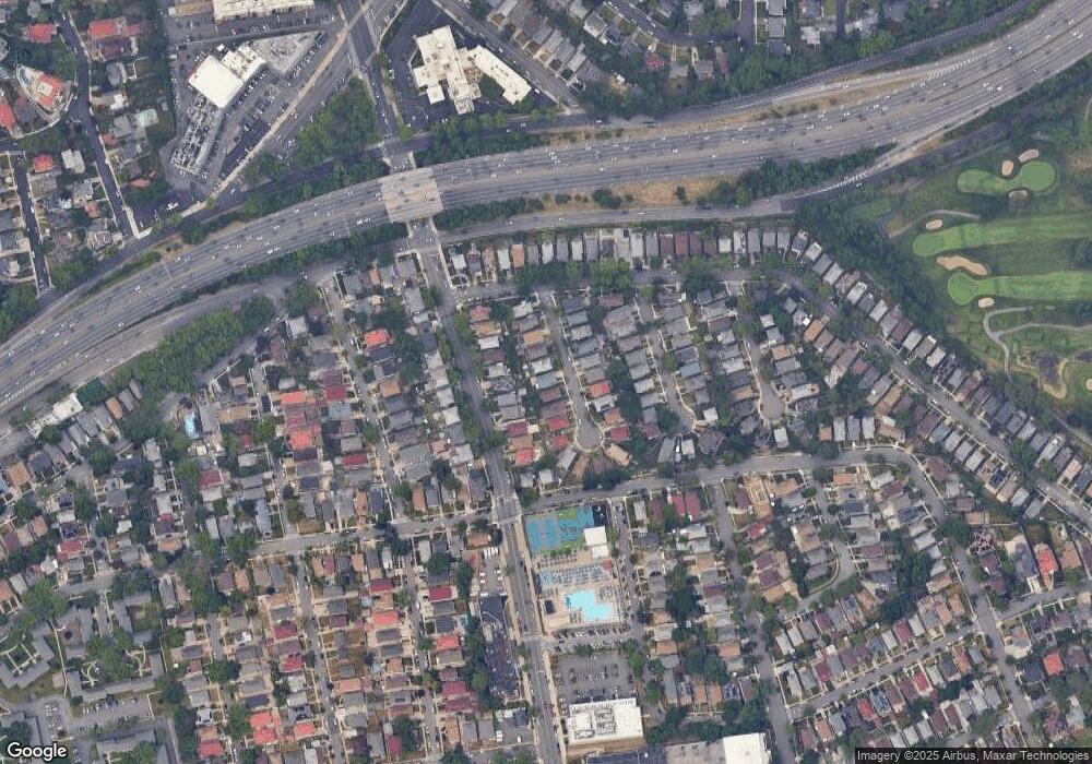 5724 260th St, Little Neck, NY 11362 - photo 1