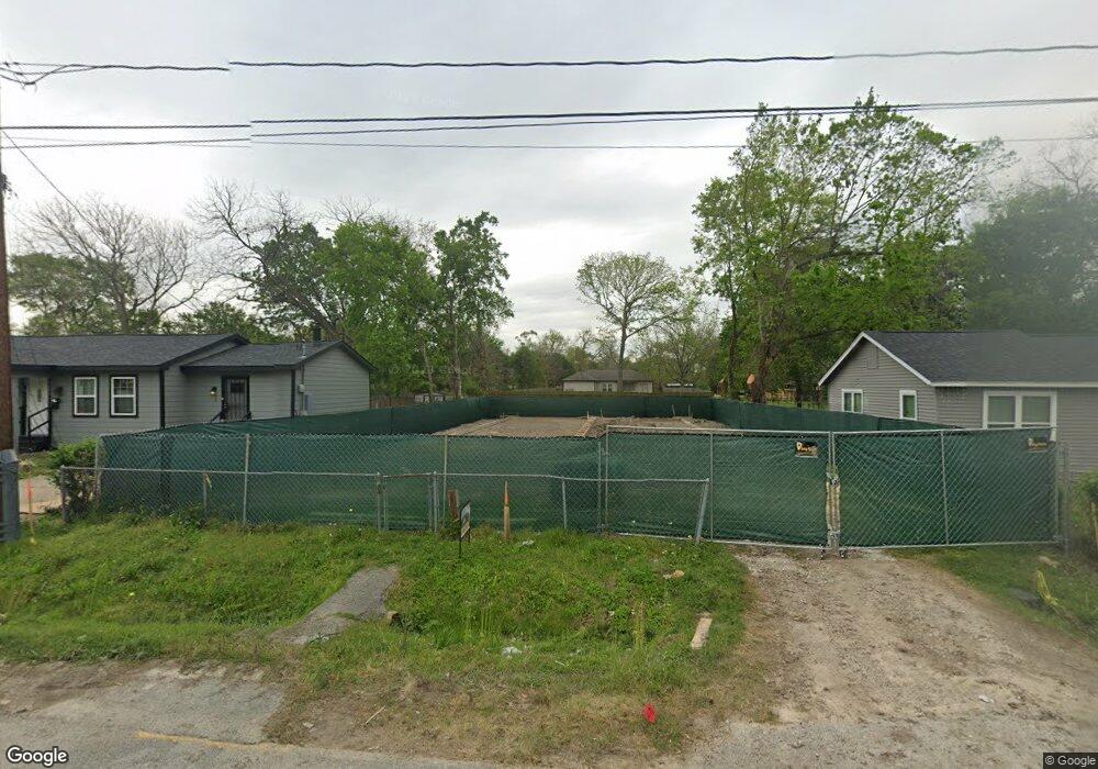 1009 Lucky St, Houston, TX 77088 - photo 1