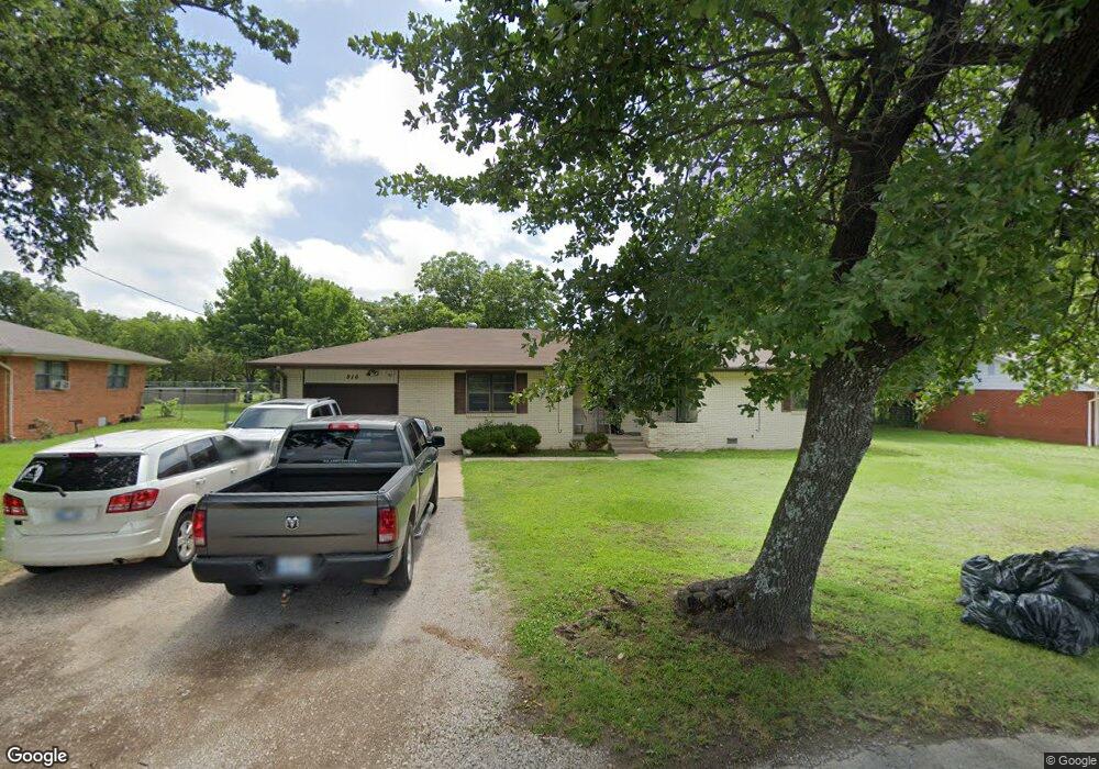 916 W Springdale Loop, Ardmore, OK 73401 - photo 1