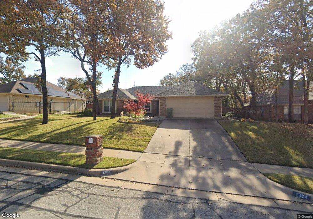 1304 Donna Ln, Bedford, TX 76022 - photo 1
