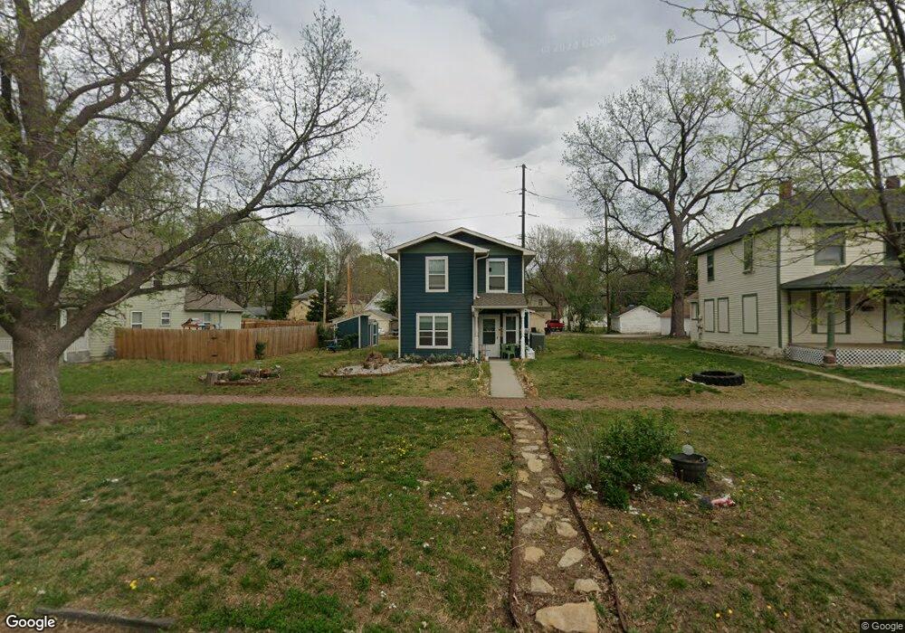 422 SW Taylor St, Topeka, KS 66603 - photo 1