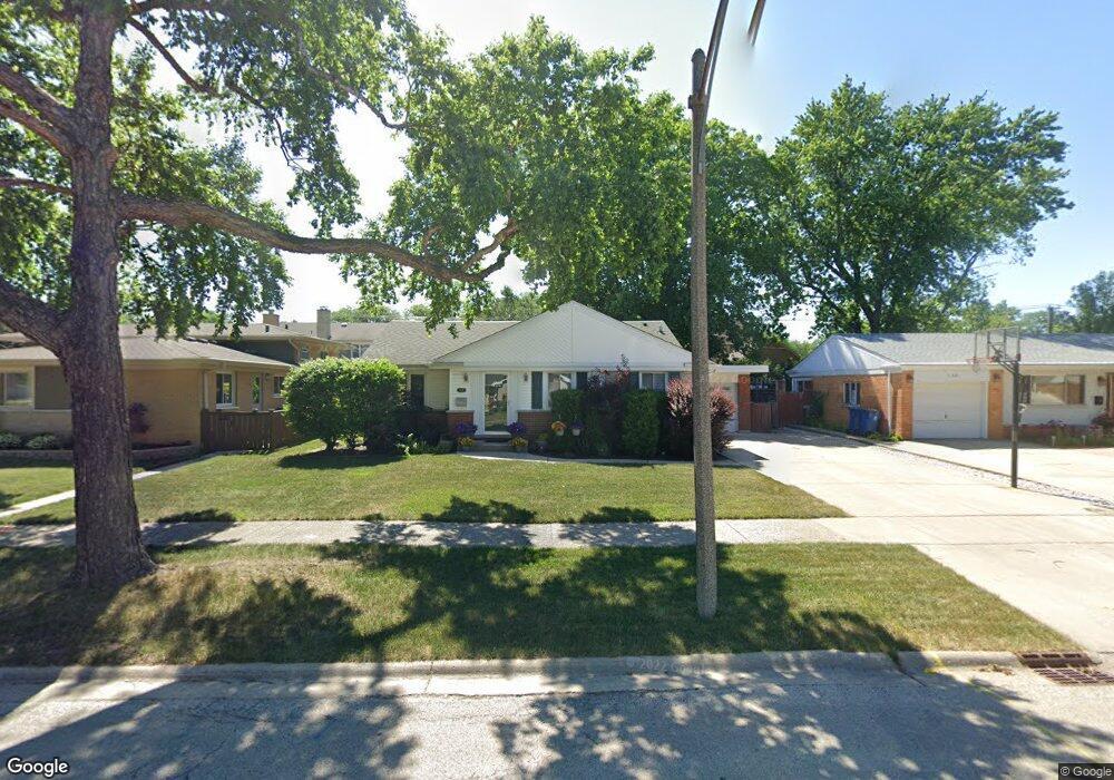 144 S Elm Tree Ln, Elmhurst, IL 60126 - photo 1