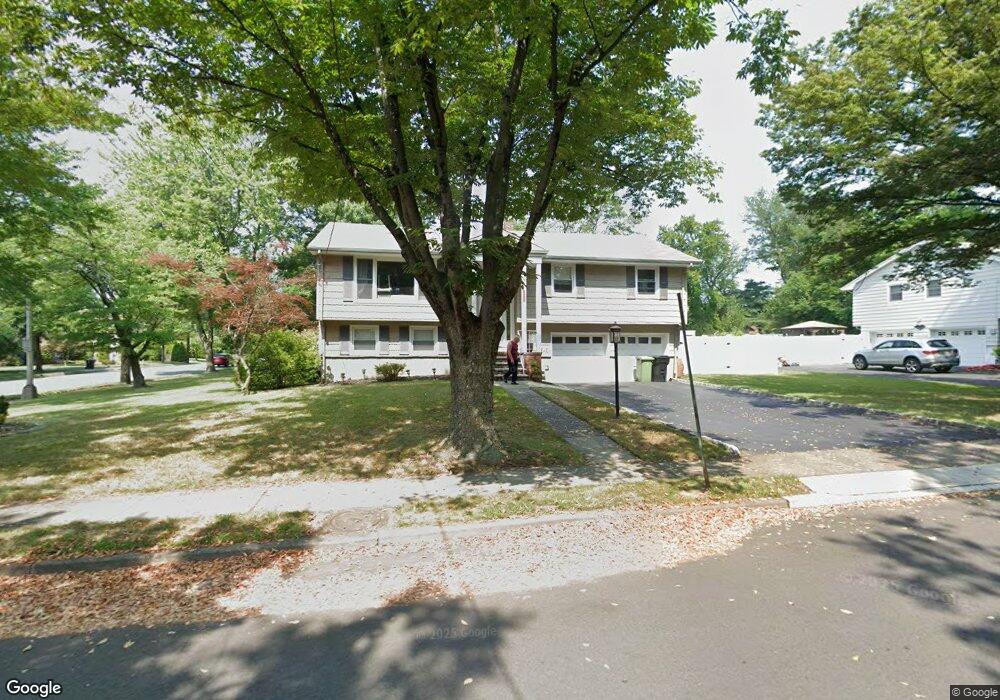 421 Yuhas Dr, Paramus, NJ 07652 - photo 1