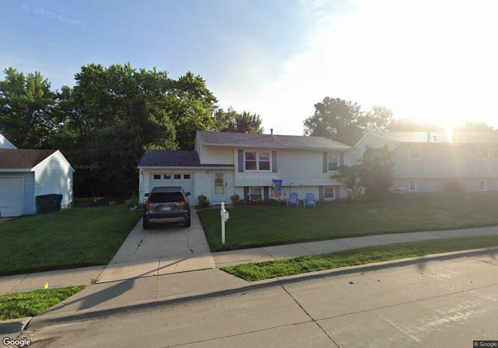 2514 W 56th St, Davenport, IA 52806 - photo 1