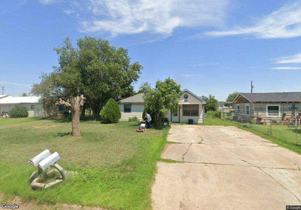 610 W 28th St, Plainview, TX 79072 - photo 1