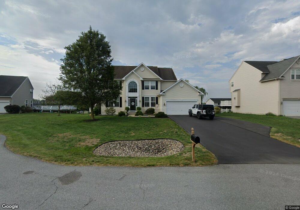 1138 E Pebblebrook Dr, Greencastle, PA 17225 - photo 1