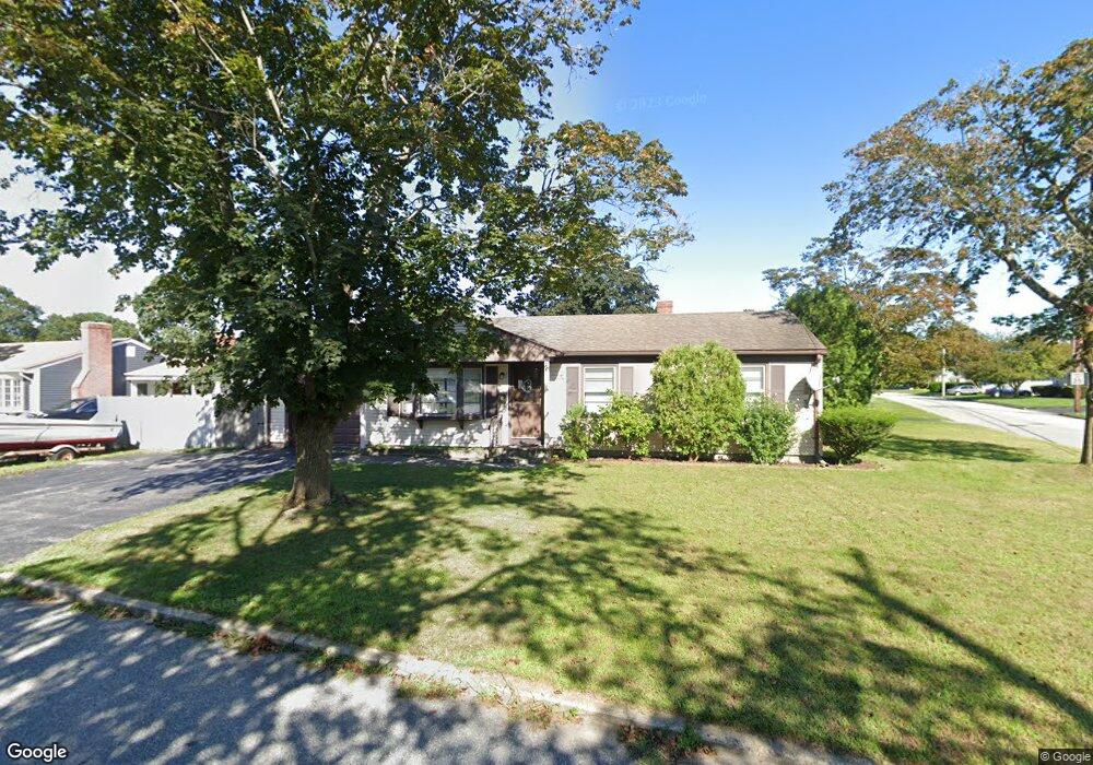 9 Meadowcrest Dr, Riverside, RI 02915 - photo 1