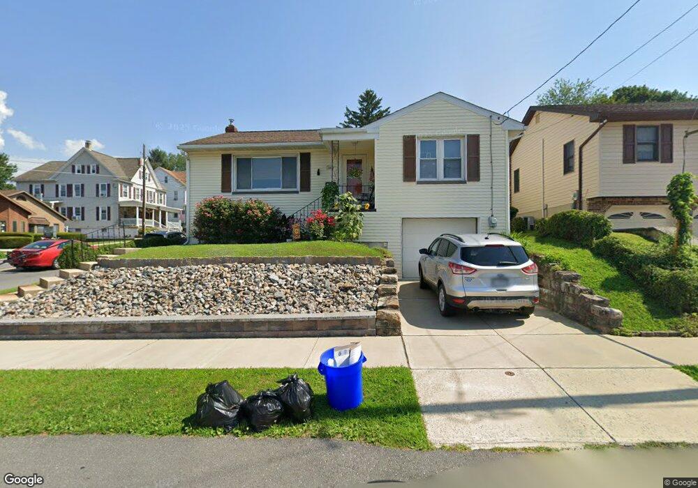 30 W 7th St, Jim Thorpe, PA 18229 - photo 1