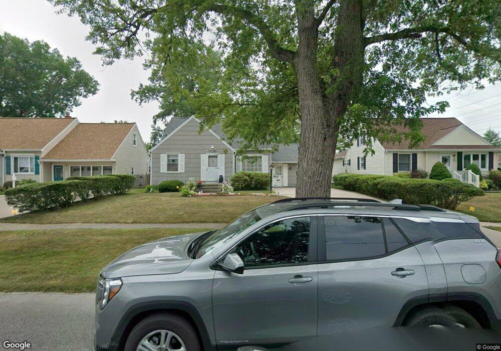 957 Pioneer Dr, North Tonawanda, NY 14120 - photo 1