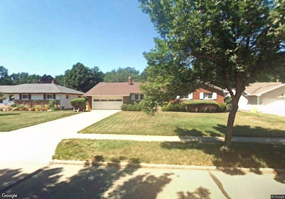 29461 Valley View Dr, Wickliffe, OH 44092 - photo 1