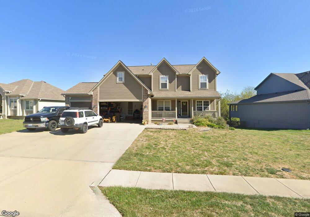 1402 Haystack Rd, Raymore, MO 64083 - photo 1