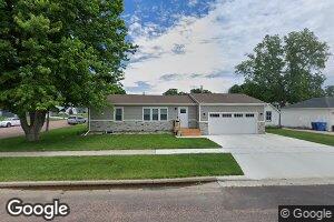 712 N Vermont Ave, Dell Rapids, SD 57022