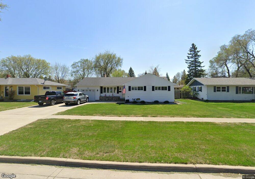 1006 18th Ave S, Fargo, ND 58103 - photo 1
