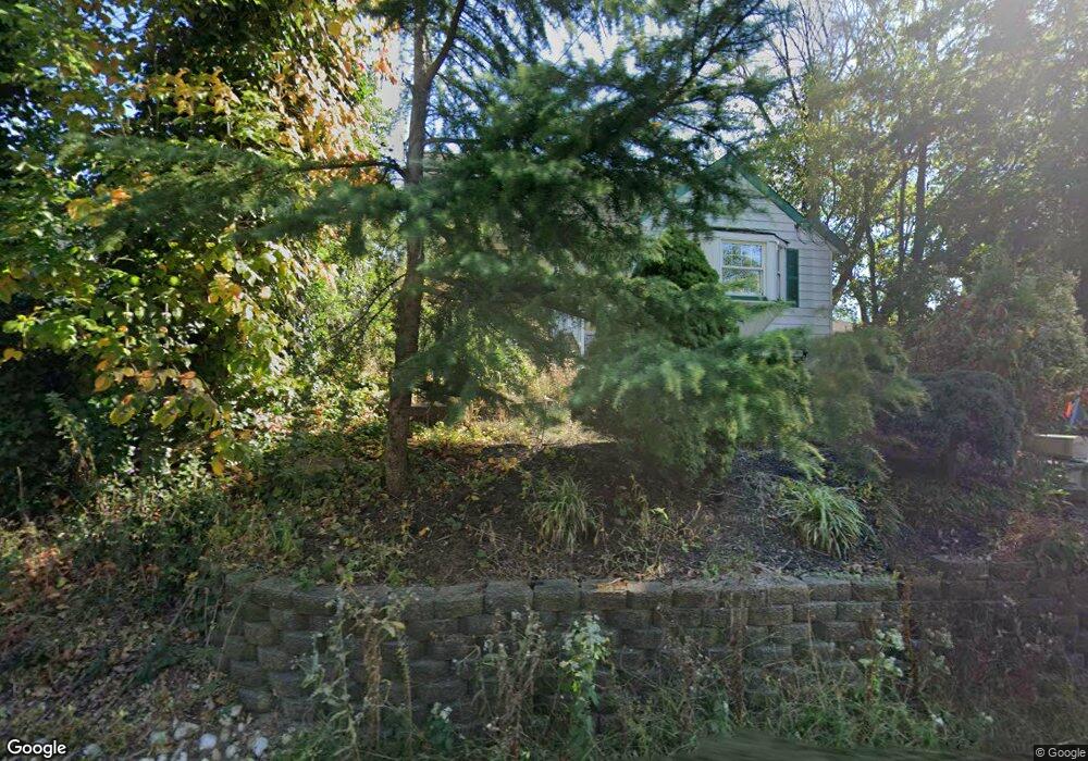 172 Chain o Hills Rd, Iselin, NJ 08830 - photo 1