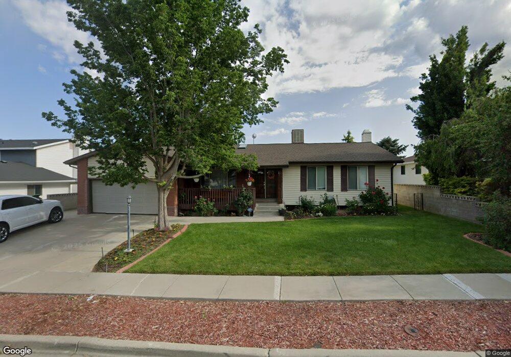 1807 Glider Ln, Sandy, UT 84093 - photo 1